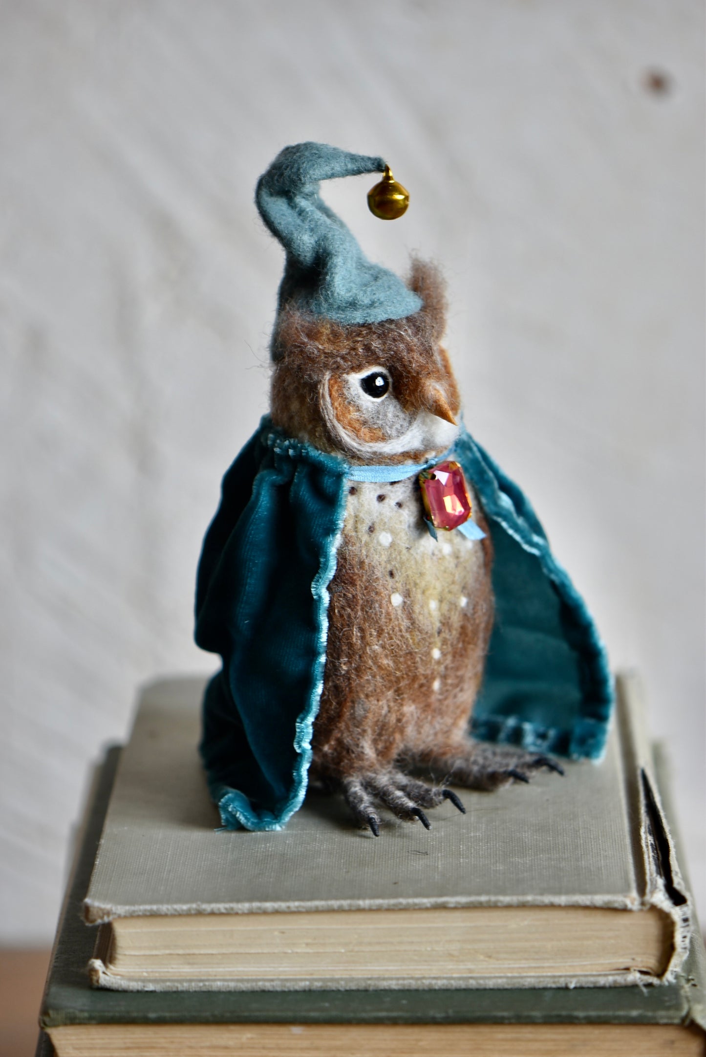 Handmade Needle Felted Character "The Wise Owl" - Wool Animal Sculpture- Rustles from the meadow and Harthicune