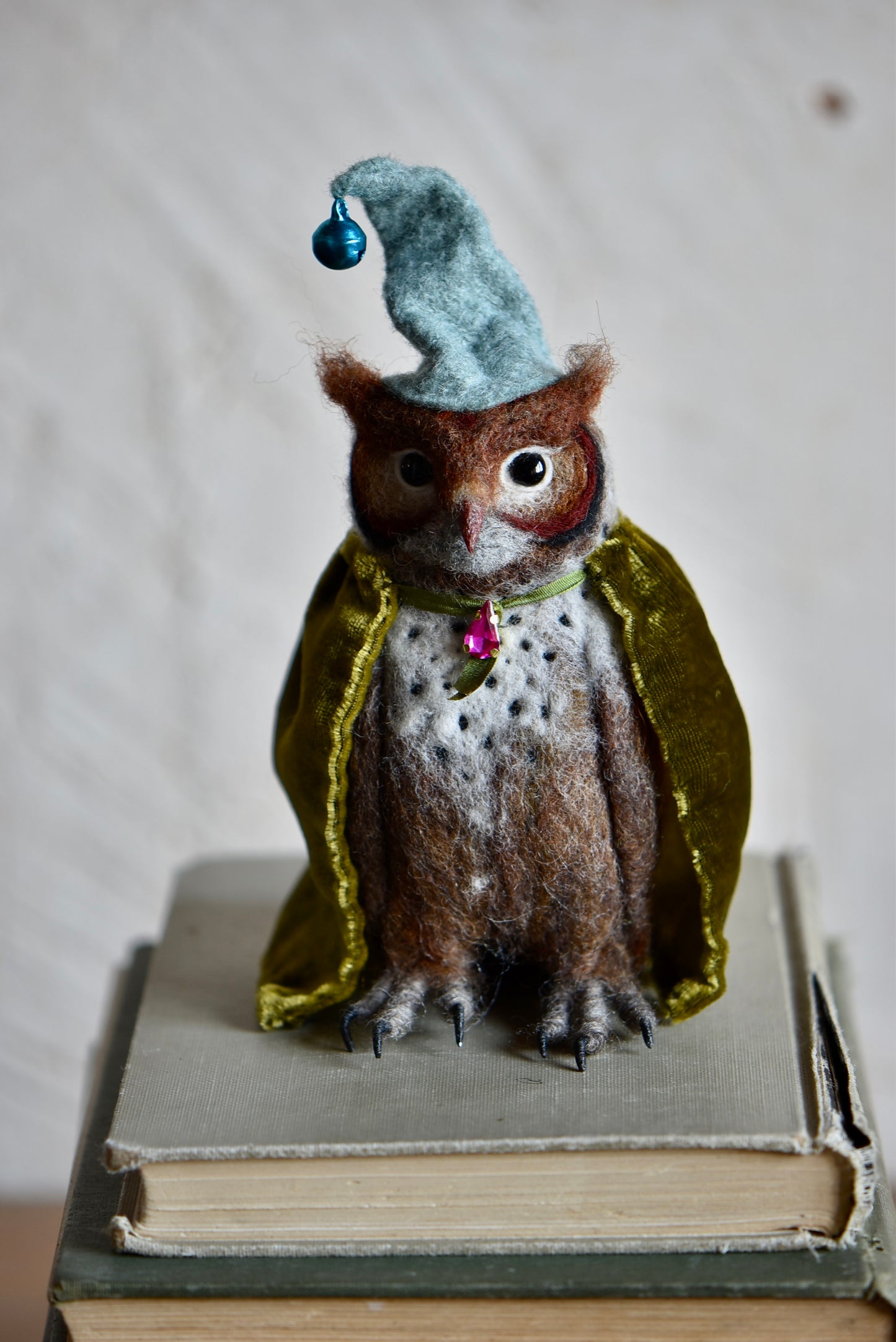 Handmade Needle Felted Character "The Wise Owl" - Wool Animal Sculpture- Rustles from the meadow and Harthicune