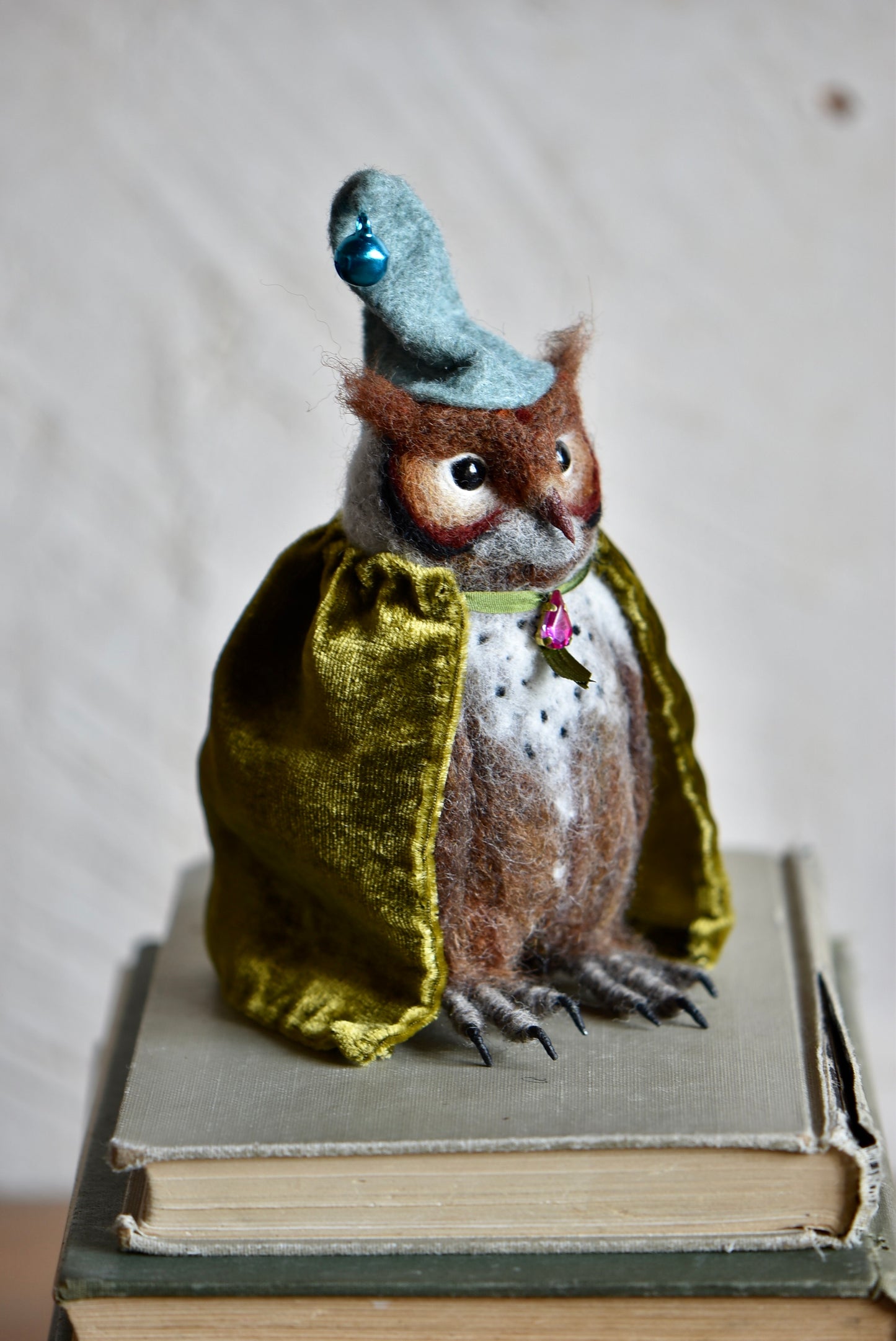 Handmade Needle Felted Character "The Wise Owl" - Wool Animal Sculpture- Rustles from the meadow and Harthicune