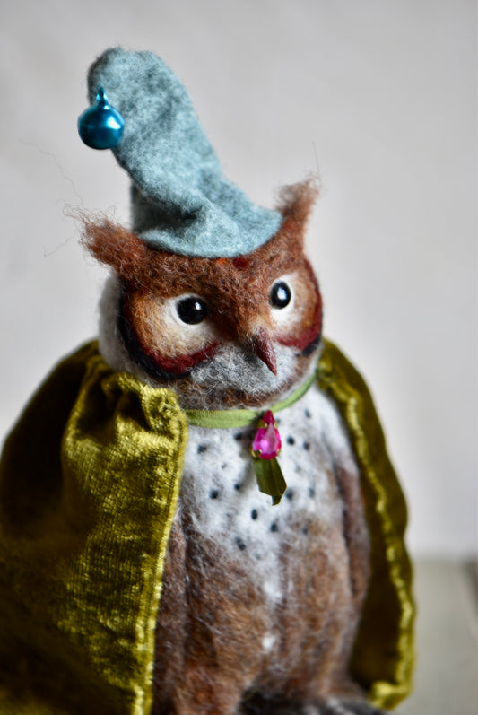 Handmade Needle Felted Character "The Wise Owl" - Wool Animal Sculpture-  Rustles from the meadow and Harthicune