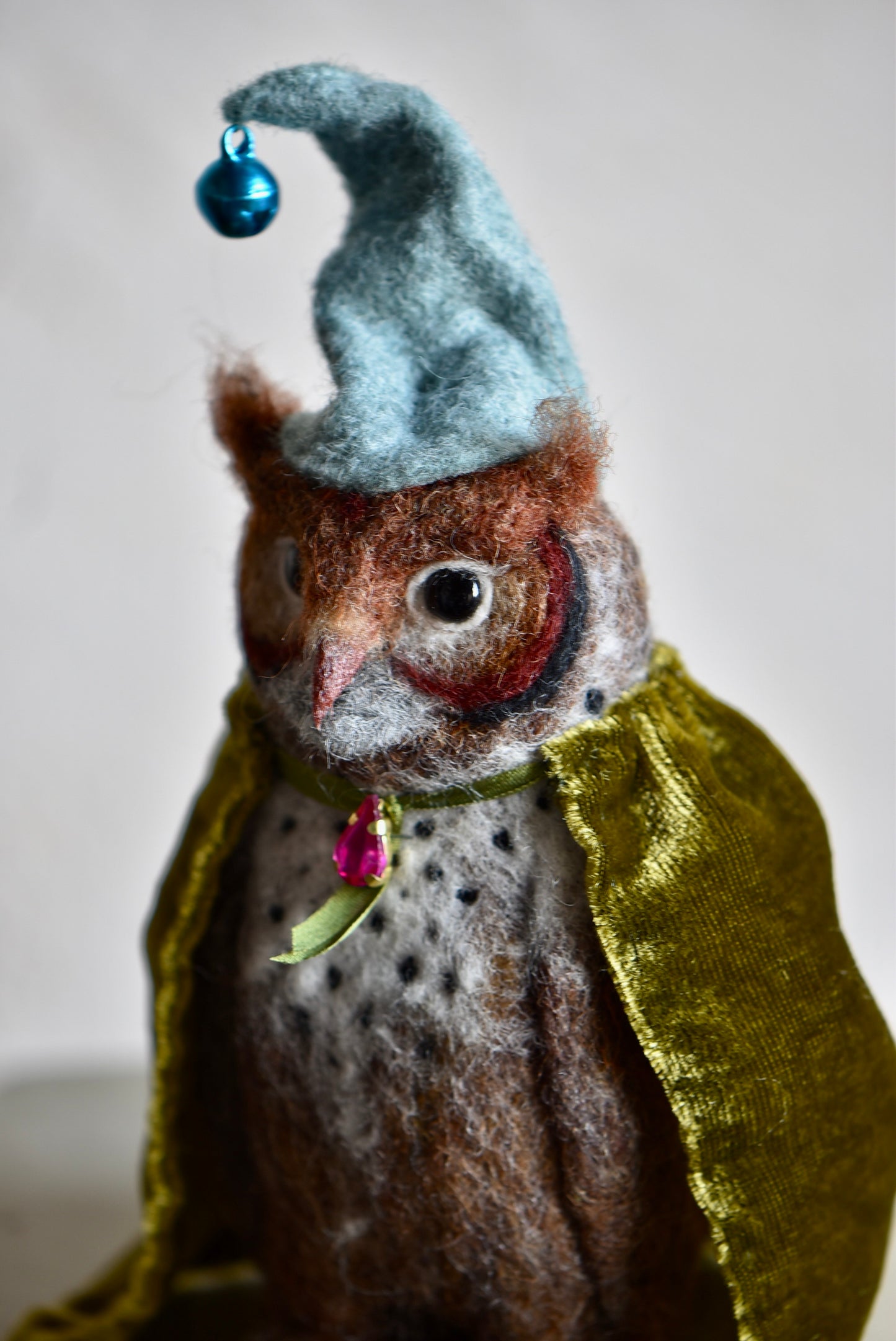Handmade Needle Felted Character "The Wise Owl" - Wool Animal Sculpture- Rustles from the meadow and Harthicune