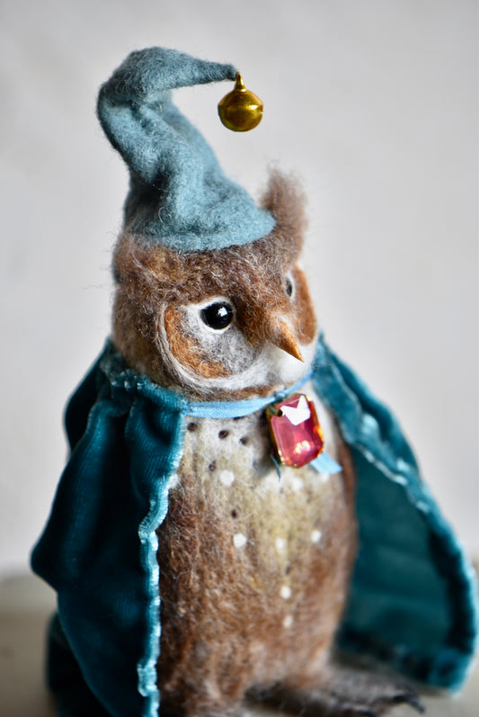 Handmade Needle Felted Character "The Wise Owl" - Wool Animal Sculpture-  Rustles from the meadow and Harthicune