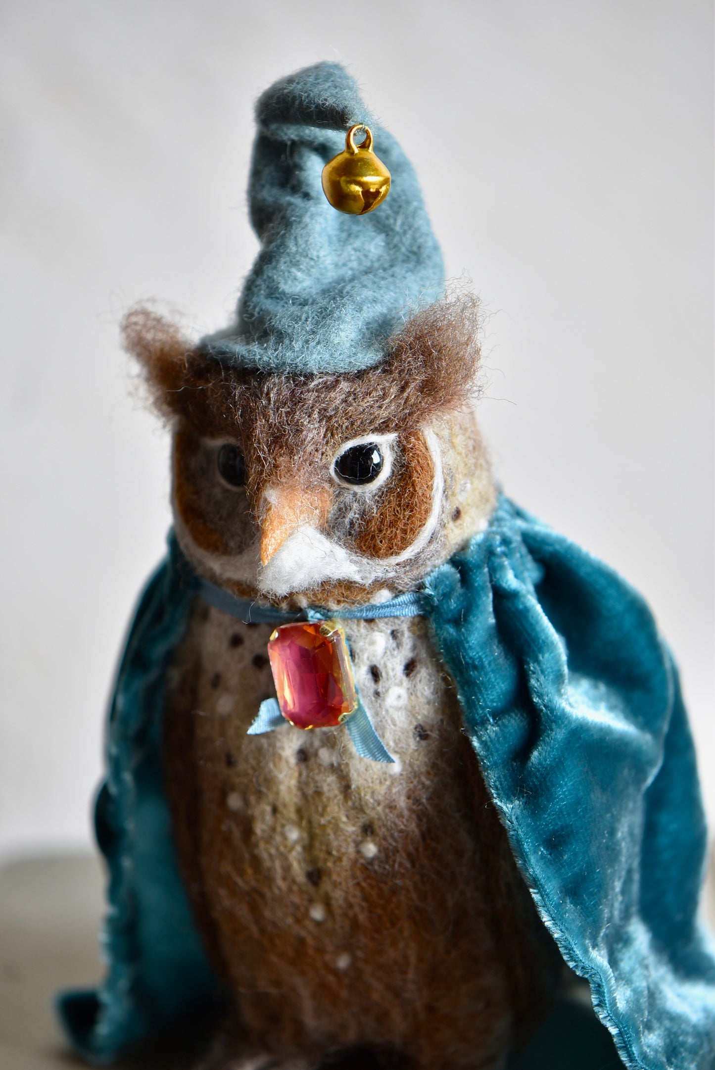 Handmade Needle Felted Character "The Wise Owl" - Wool Animal Sculpture- Rustles from the meadow and Harthicune