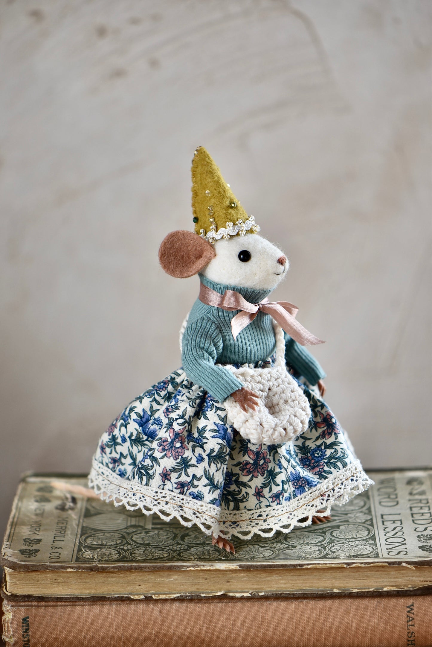 NEEDLE FELTED LITTLE MOUSE - Rustles from the meadow Limited Edition