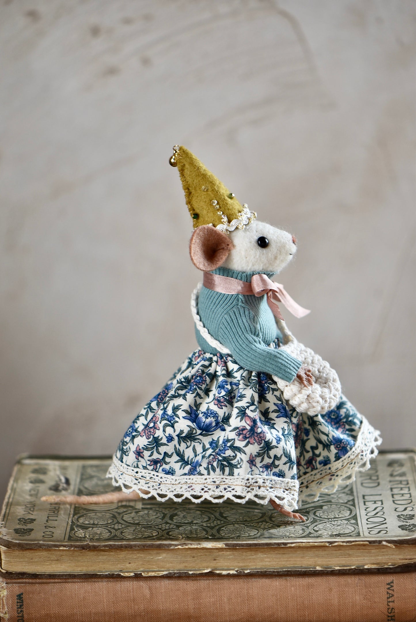 NEEDLE FELTED LITTLE MOUSE - Rustles from the meadow Limited Edition