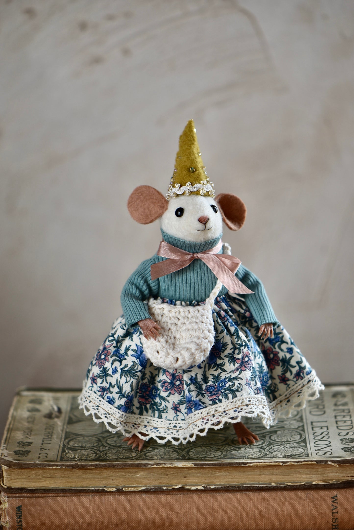 NEEDLE FELTED LITTLE MOUSE - Rustles from the meadow Limited Edition