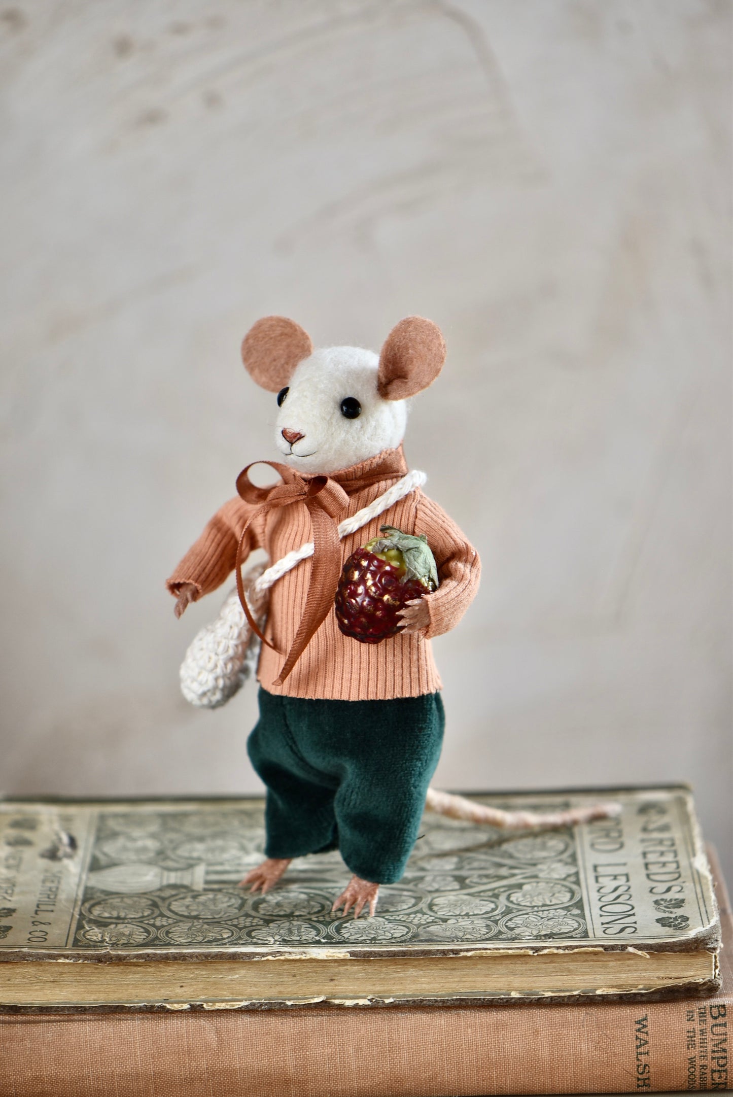 NEEDLE FELTED LITTLE MOUSE - Rustles from the meadow Limited Edition