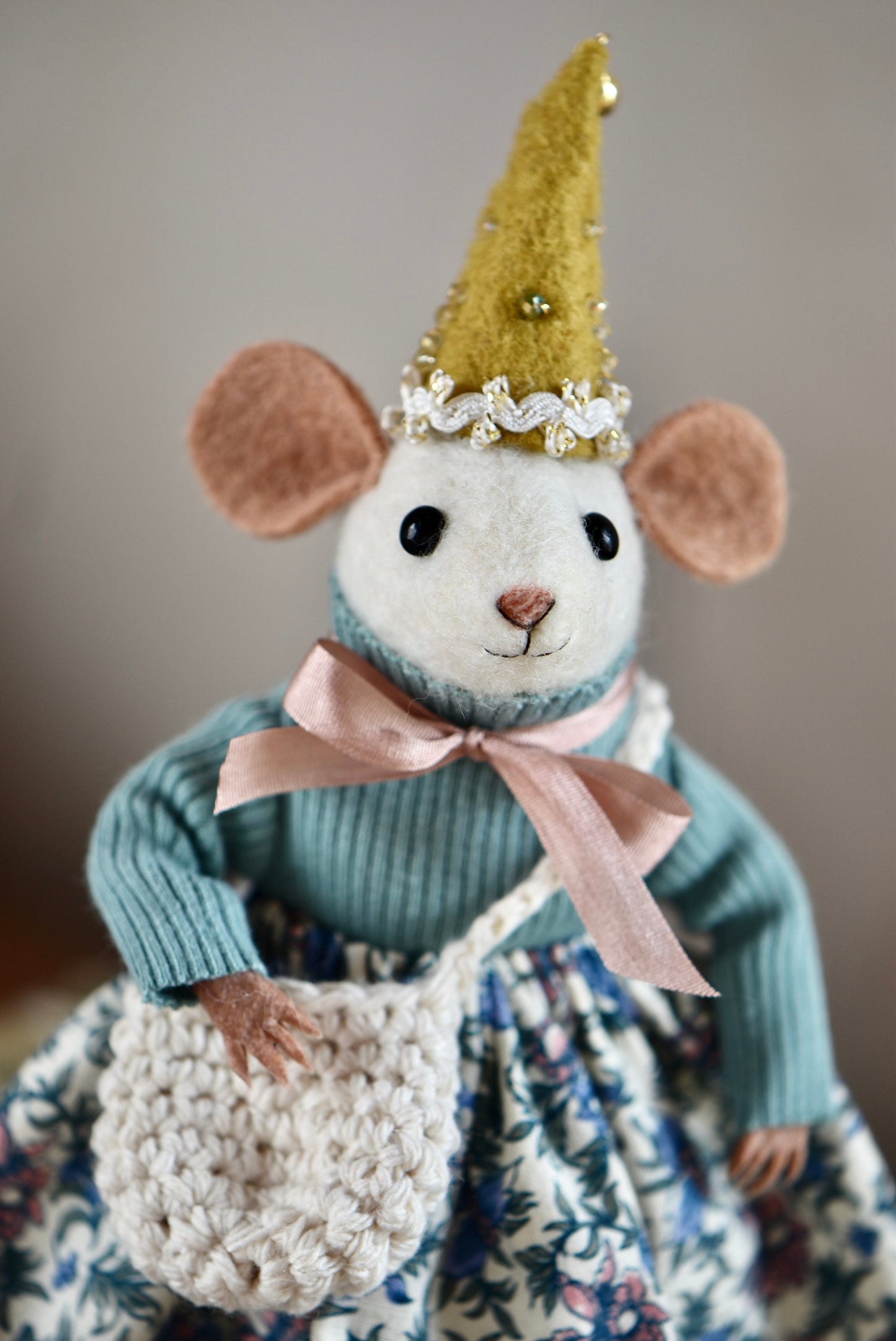 NEEDLE FELTED LITTLE MOUSE - Rustles from the meadow Limited Edition