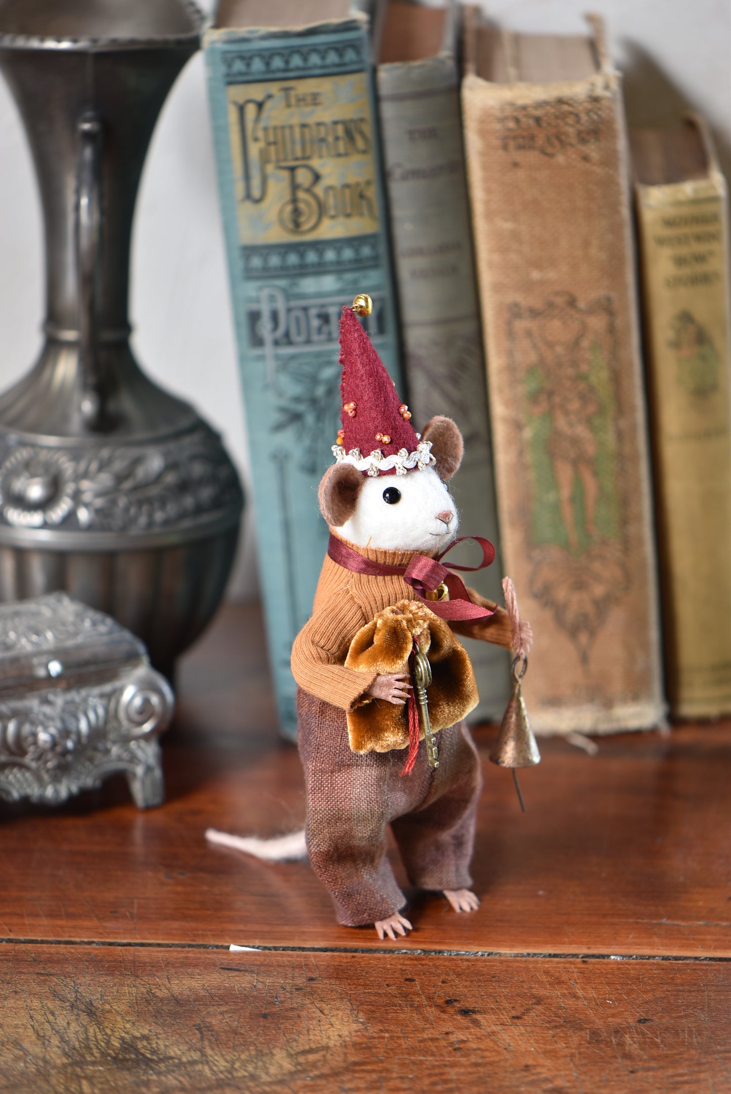 NEEDLE FELTED LITTLE FESTIVE MOUSE - Rustles from the meadow Limited Edition