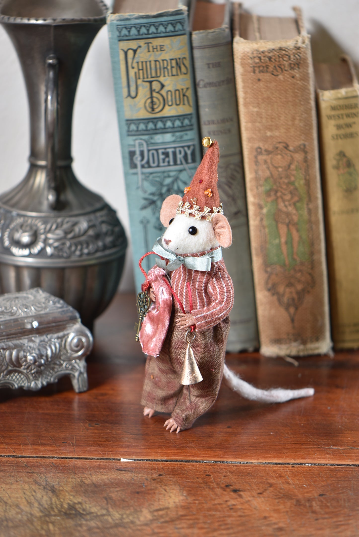 NEEDLE FELTED LITTLE FESTIVE MOUSE - Rustles from the meadow Limited Edition