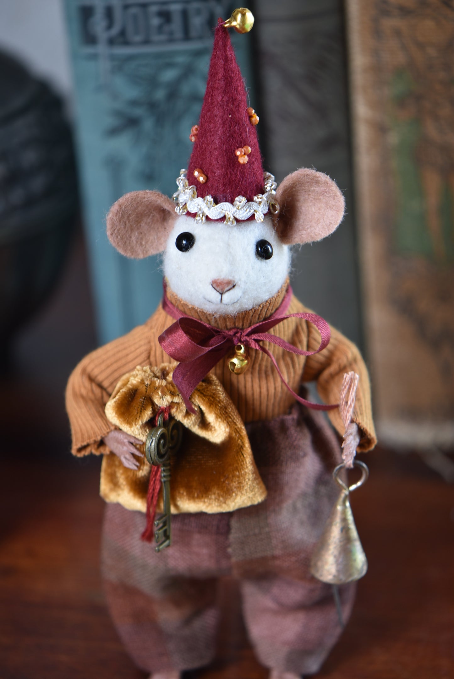 NEEDLE FELTED LITTLE FESTIVE MOUSE - Rustles from the meadow Limited Edition