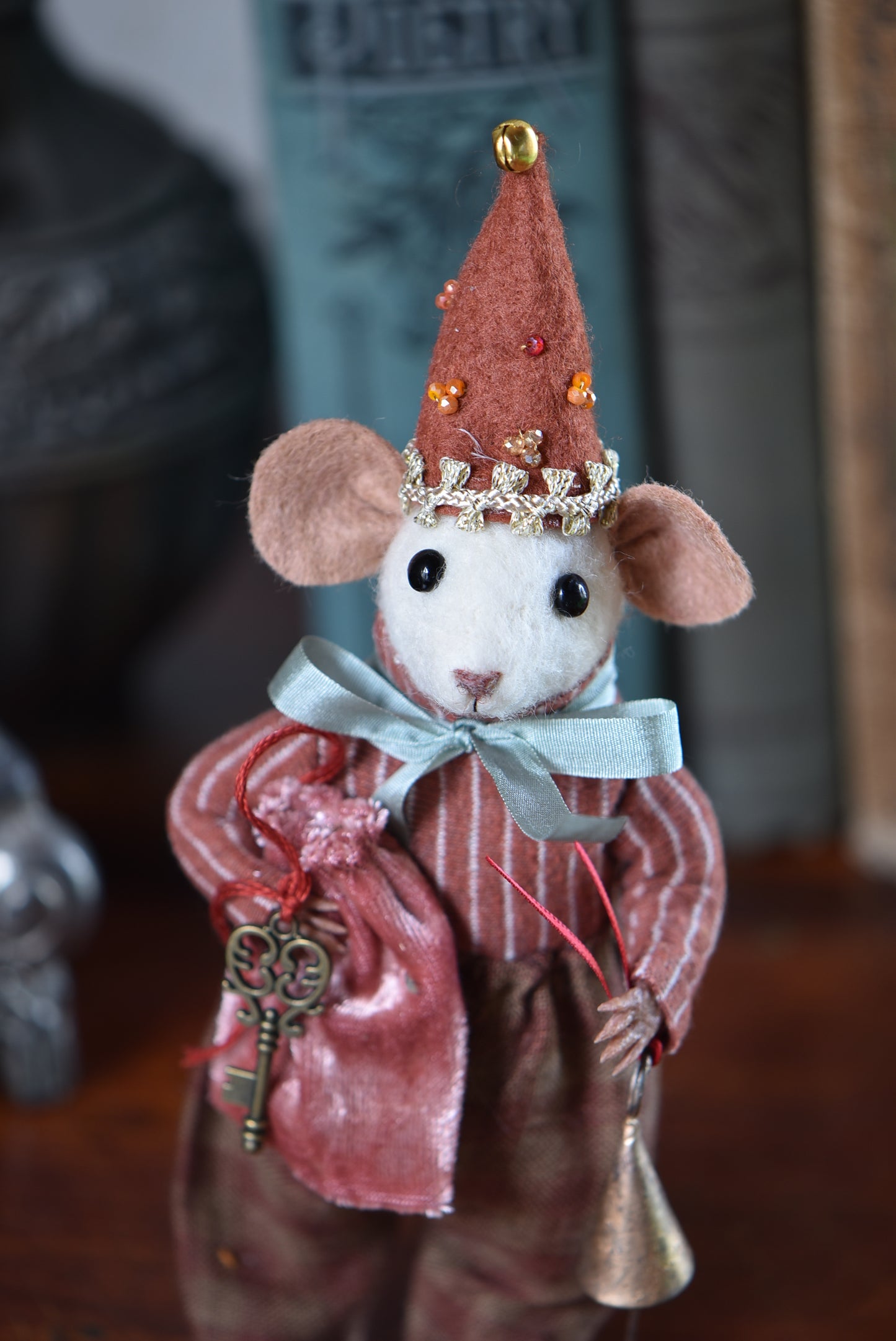 NEEDLE FELTED LITTLE FESTIVE MOUSE - Rustles from the meadow Limited Edition