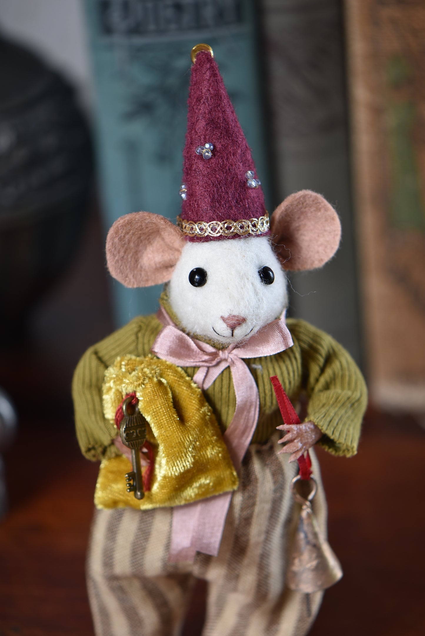 NEEDLE FELTED LITTLE FESTIVE MOUSE - Rustles from the meadow Limited Edition