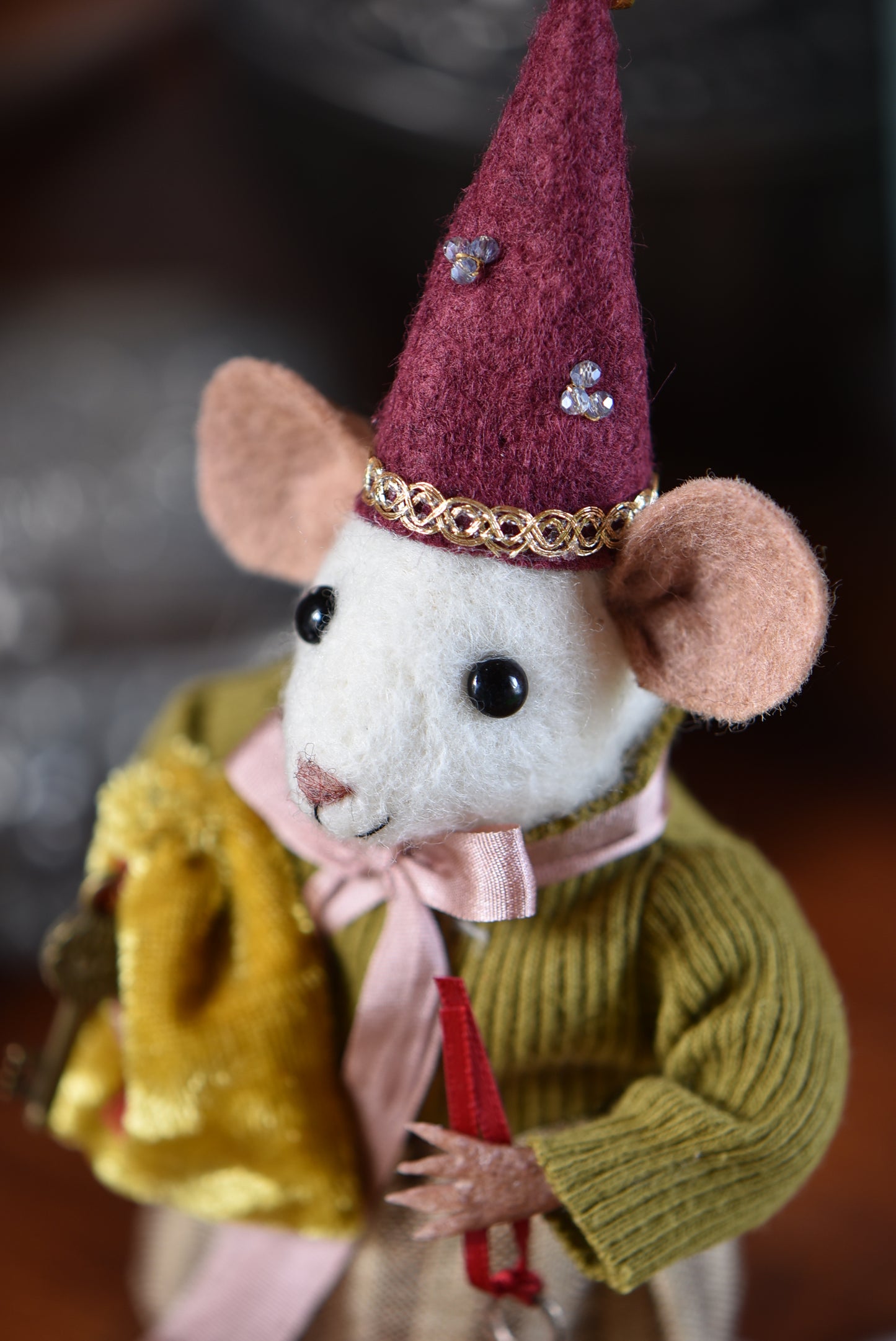 NEEDLE FELTED LITTLE FESTIVE MOUSE - Rustles from the meadow Limited Edition