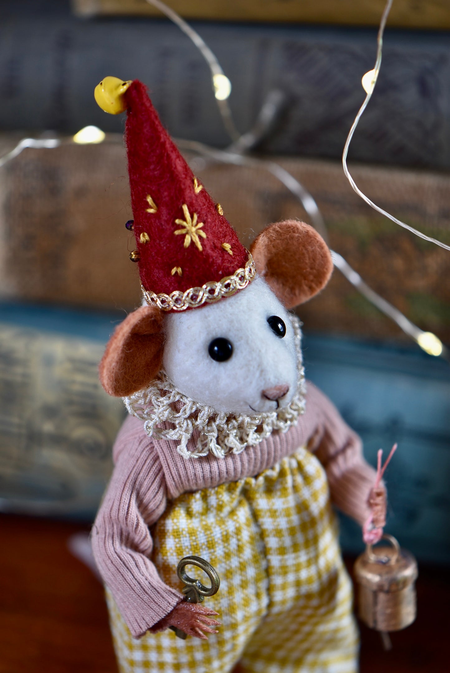 NEEDLE FELTED LITTLE FESTIVE MOUSE - Rustles from the meadow Limited Edition