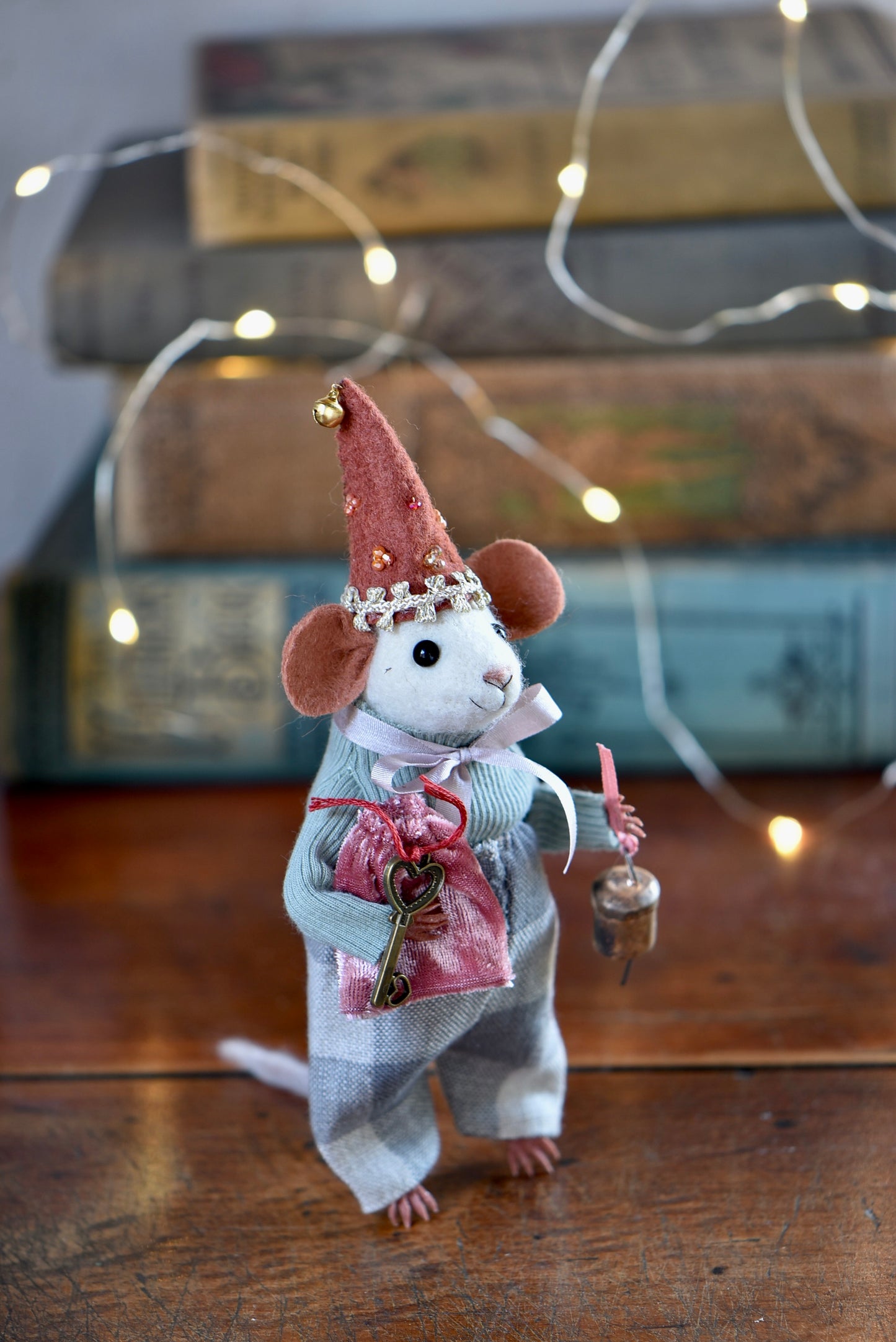 NEEDLE FELTED LITTLE FESTIVE MOUSE - Rustles from the meadow Limited Edition