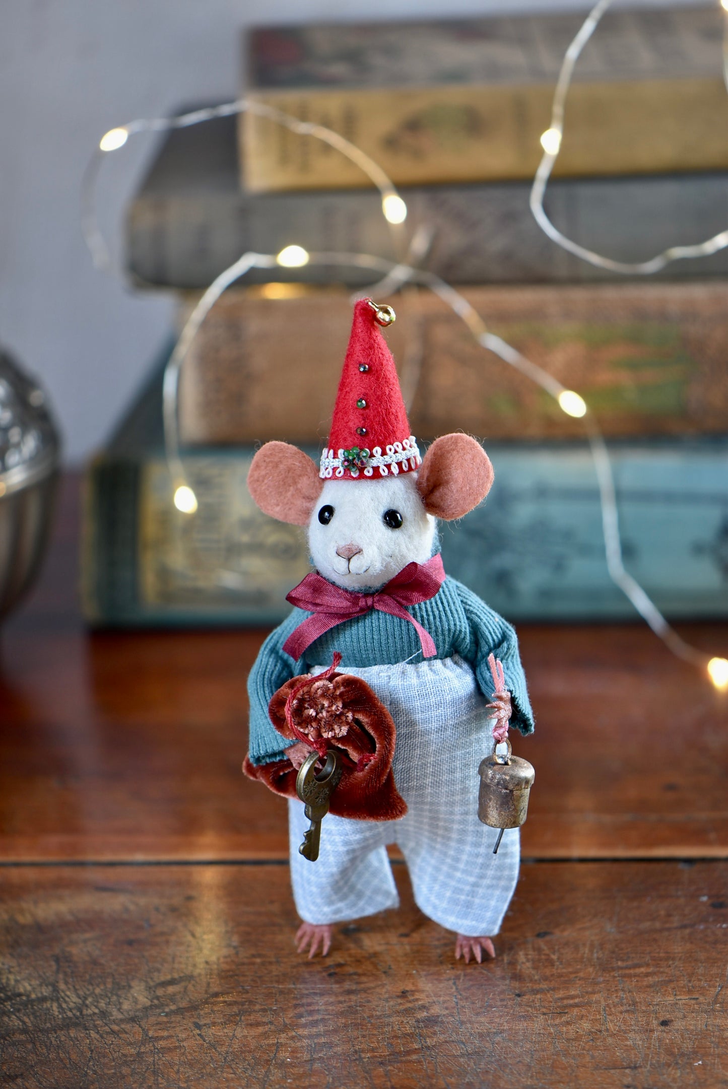 NEEDLE FELTED LITTLE FESTIVE MOUSE - Rustles from the meadow Limited Edition