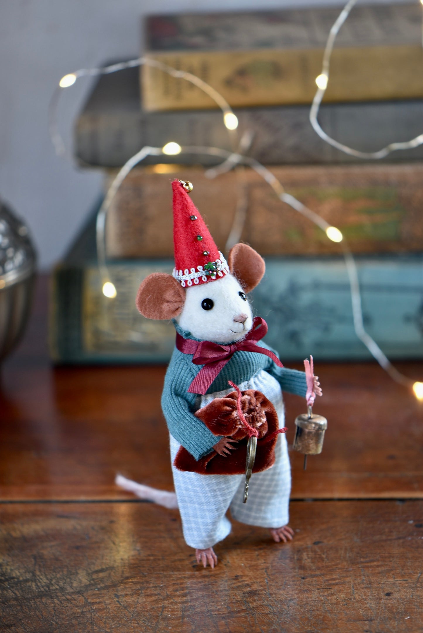 NEEDLE FELTED LITTLE FESTIVE MOUSE - Rustles from the meadow Limited Edition