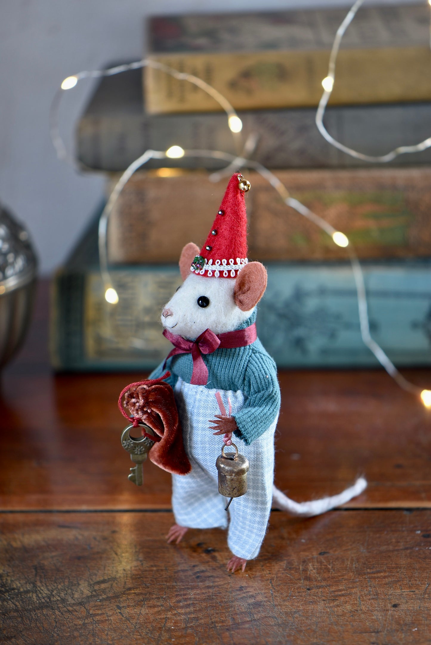 NEEDLE FELTED LITTLE FESTIVE MOUSE - Rustles from the meadow Limited Edition