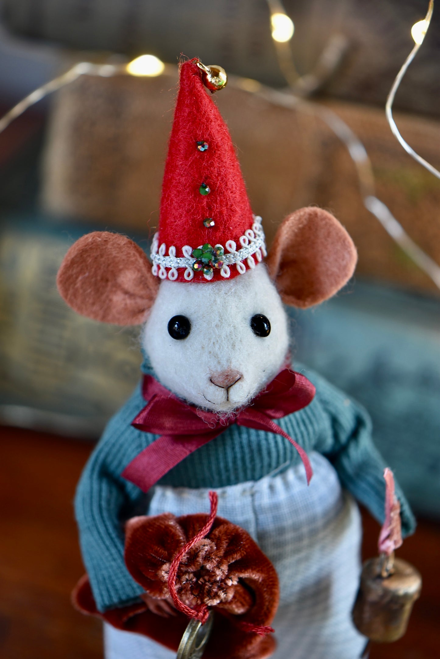 NEEDLE FELTED LITTLE FESTIVE MOUSE - Rustles from the meadow Limited Edition