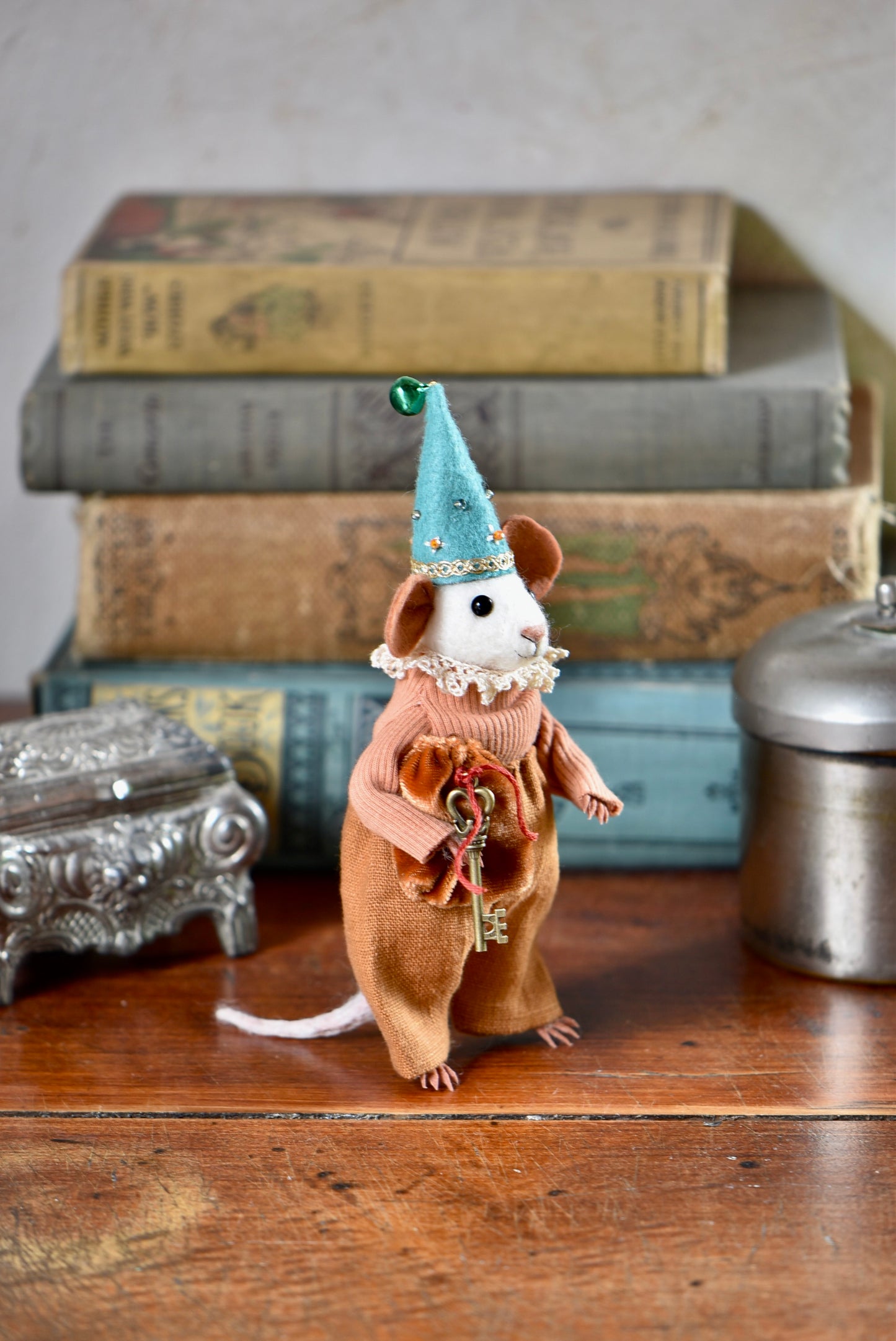 NEEDLE FELTED LITTLE FESTIVE MOUSE - Rustles from the meadow Limited Edition