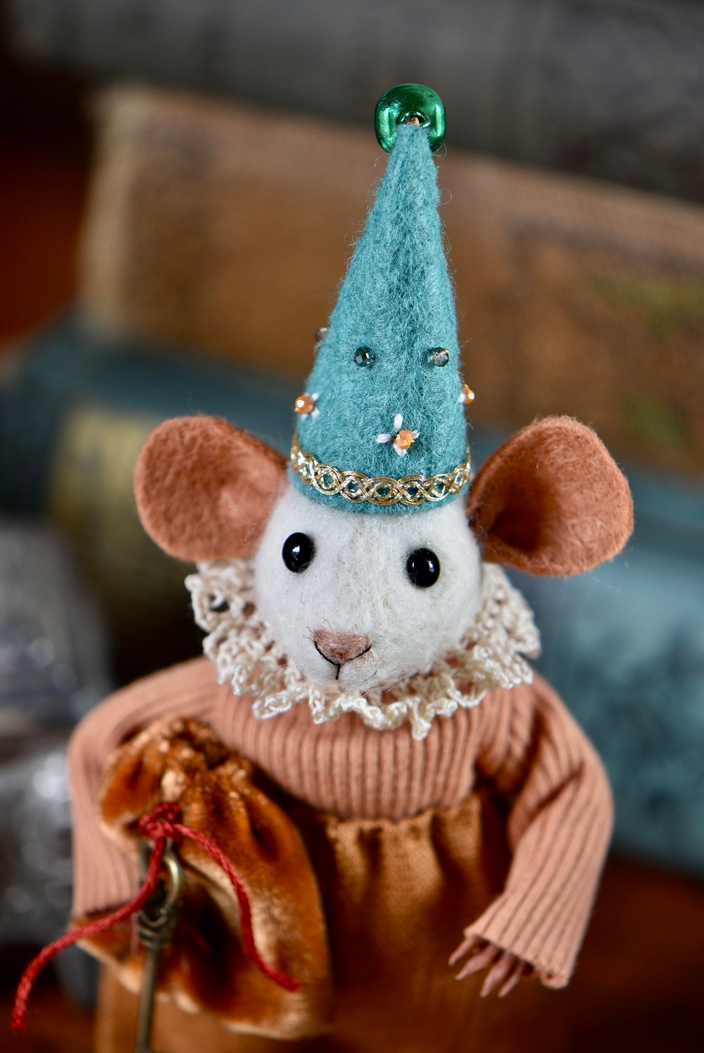 NEEDLE FELTED LITTLE FESTIVE MOUSE - Rustles from the meadow Limited Edition