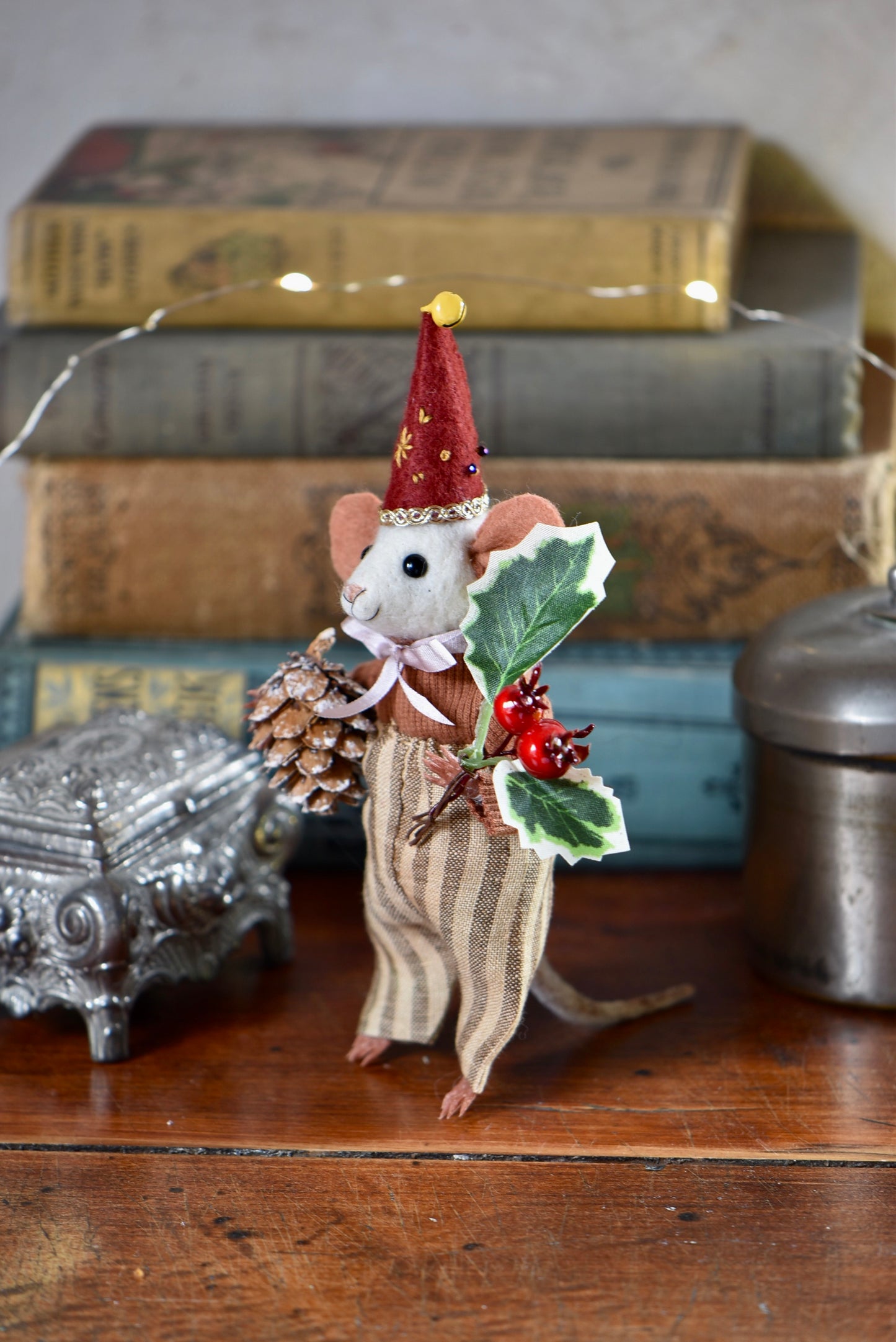 NEEDLE FELTED LITTLE FESTIVE MOUSE - Rustles from the meadow Limited Edition