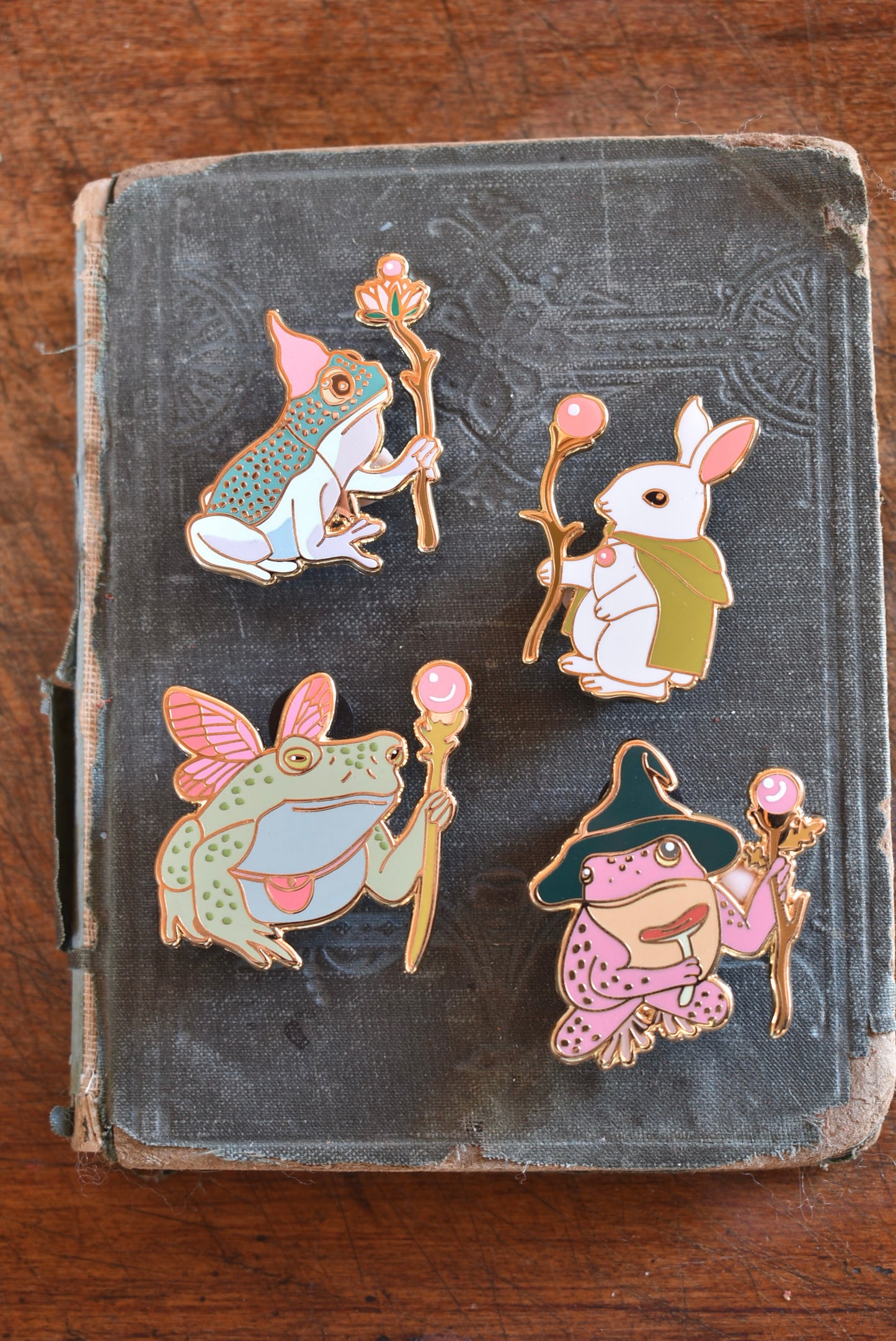 REALM OF LULLABY PIN Set of 4